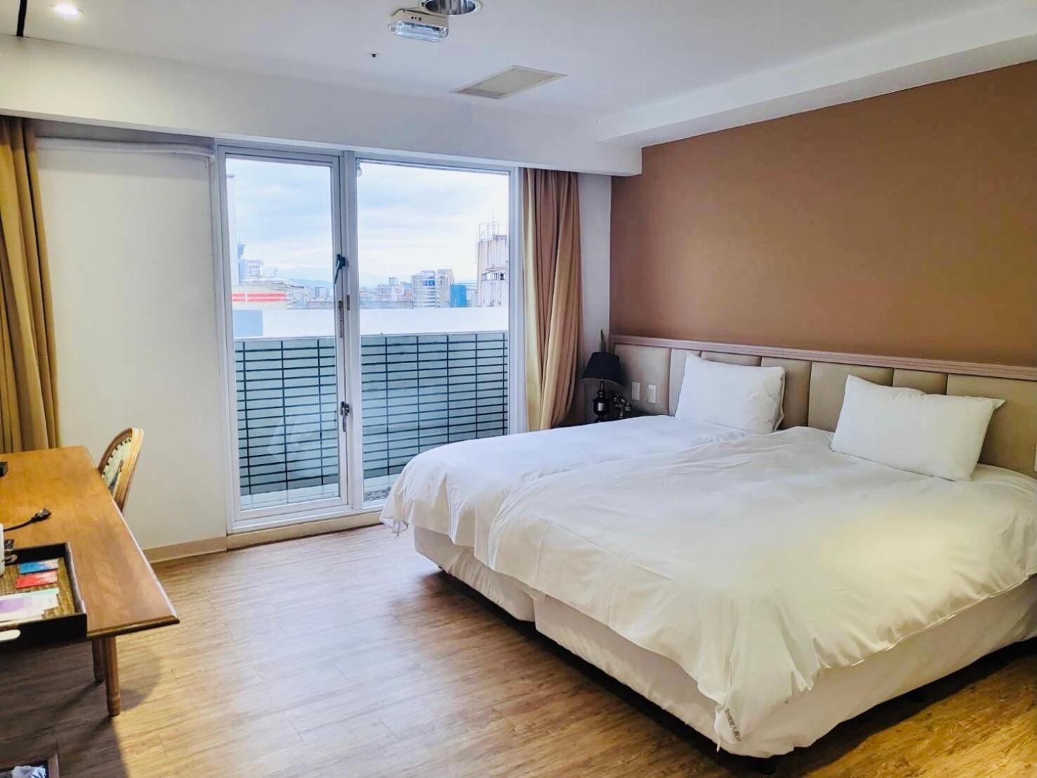 Taichung Enrichlife Hotel エクステリア 写真